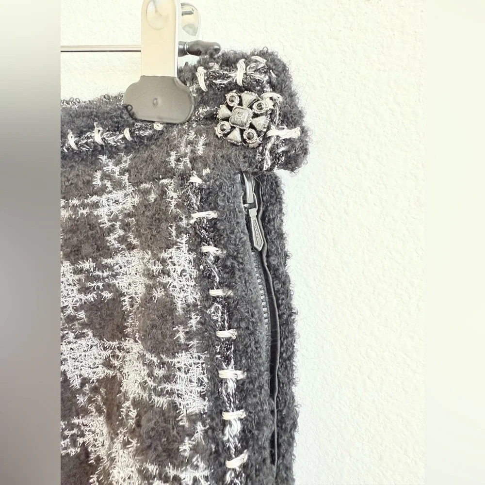 Chanel Black Silver Jacket & Skirt set CC Gripoix buttons Wool blend Vintage 40
